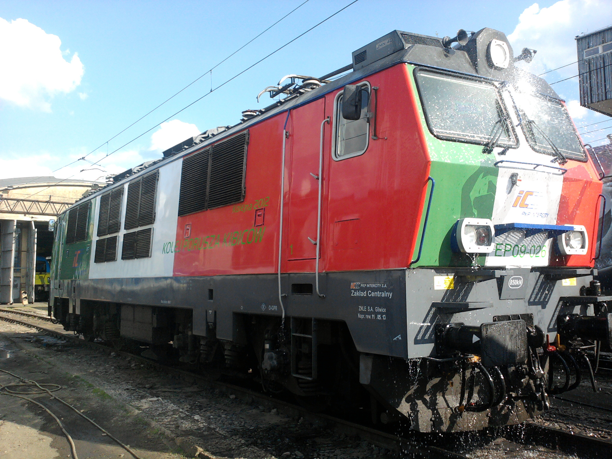 logistykakolejowa-ep09-barwy-euro2012-wlochy lokomotywy w barwach euro