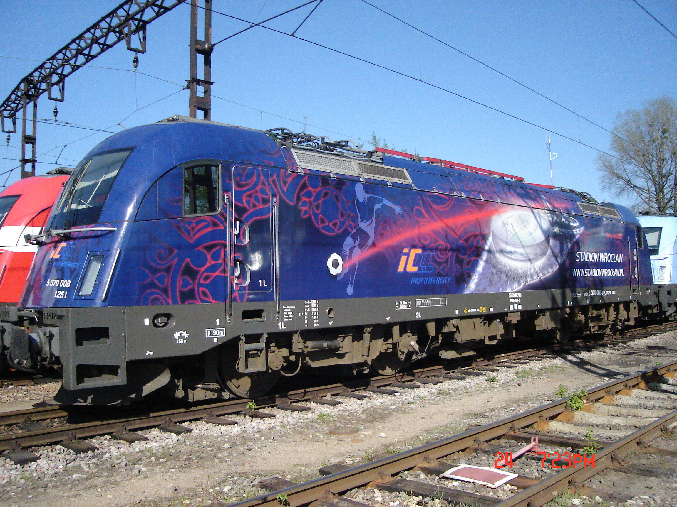 logistykakolejowa-husarz-barwy-euro2012-stadion-we-wroclawiu lokomotywy w barwach euro